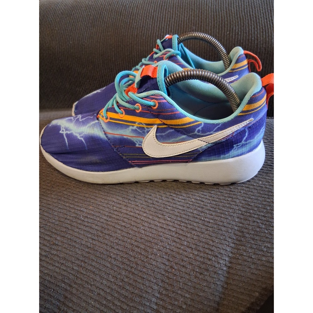 Nike Roshe Run Print 677782-401 Youth Size Women's 8.5 Youth 7Y Lightning Blue